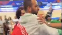 کتک زدن تماشاگر تیم ملی والیبال ایران

