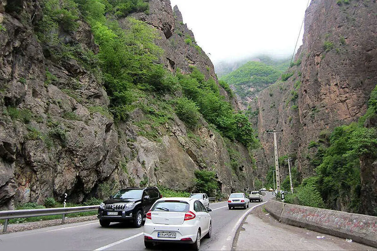 ترافیک پرحجم در محورهای مواصلاتی مازندران/ محدودیت‌ اعمال نمی‌شود

