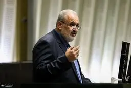 ملت ما استحقاق دارند سوار خودرویی شوند که در شان آنها است/ عاجزانه از نمایندگان مجلس تقاضا دارم تا کمک کنند موانع از پیش پای ما برداشته شوند