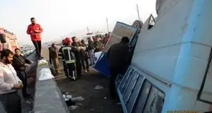 واژگونی مینی‌بوس کارگران در محور ساوه–شهر صنعتی کاوه با ۱۰ مصدوم