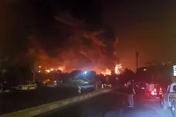تصاویری از آتش‌سوزی در انبار نفت شهران بعد از حمله اسرائیل + ویدئو