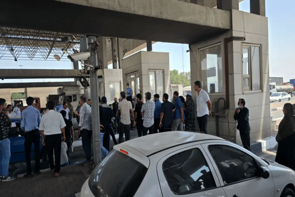 تجمع خانواده مفقودان حادثه بندر شهید رجایی
