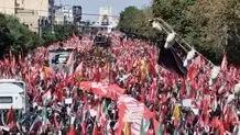 شعار علیه رئیس‌جمهور آمریکا در مراسم تشییع رهبر شهید / «توافق نمی‌خوایم، سر ترامپ رو می‌خوایم» 