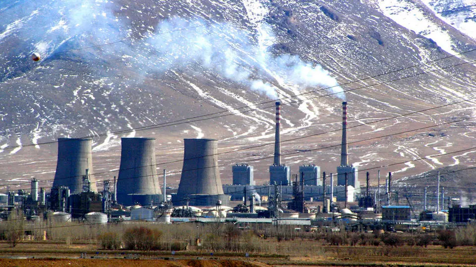استاندار مرکزی: یک واحد نیروگاه شازند کاملاً گازسوز شد 
