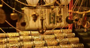 جدایی مسیر طلا از سکه؛ بازار در دو راهی قیمت