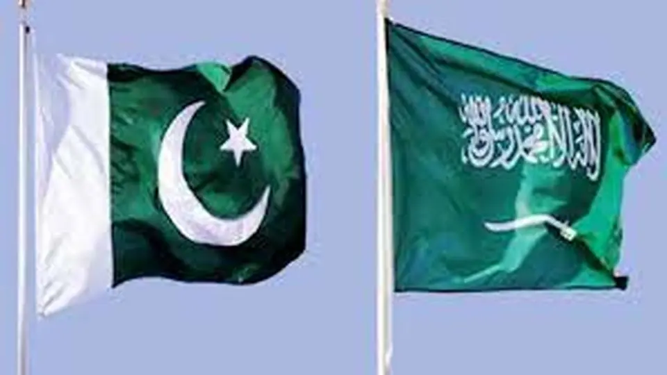  اتحاد نظامی‌-مالی  نابرابر  پاکستان و عربستان سعودی


