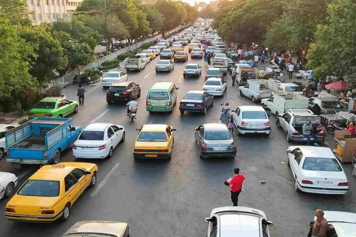 بارش باران در جاده های ۵ استان/ ترافیک جاده‌ها روان است