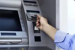 بانک مرکزی: برداشت پول از عابربانک‌ کارمزد ندارد

