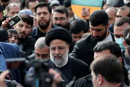 تسهیلات و رفع محدودیت‌ها برای بازگشت ایرانیان خارج از کشور/ بخشودگی دانشجویان،‌ چهره‌های فرهنگی، ورزشی و رسانه‌ای 