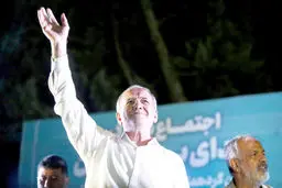 رئیس‌جمهور نهم؛ توسعه بین‌المللی  با مشارکت مردم در اقتصاد

