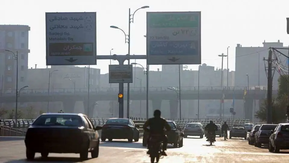 در محاصره دود  و  ویروس