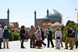 گردشگران خارجی صاحب کارت بانکی می شوند 