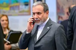 عراقچی: اصرار گروسی برای بازدید از مراکز هسته‌ای ما بی‌معناست
