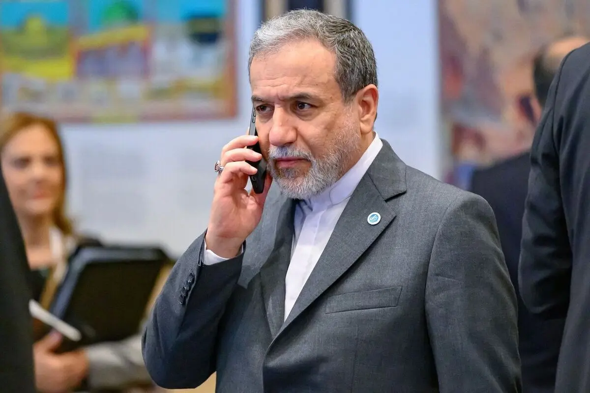 عراقچی: اصرار گروسی برای بازدید از مراکز هسته‌ای ما بی‌معناست
