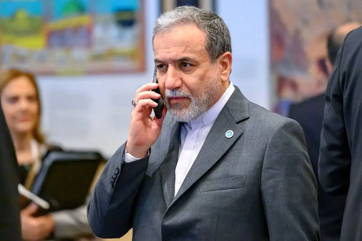 عراقچی: اصرار گروسی برای بازدید از مراکز هسته‌ای ما بی‌معناست
