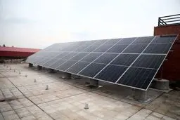 انبار تجهیزات نیروگاههای خورشیدی آسیب دید