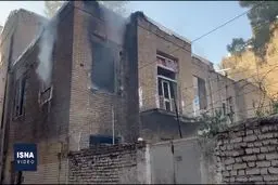 یک ساختمان دو طبقه متروکه در خیابان انقلاب سوخت + ویدیو