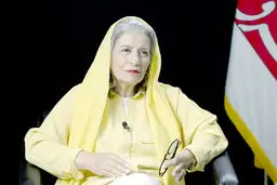 هنرمند باید در هر شرایطی ‌ کنار مردم باشد