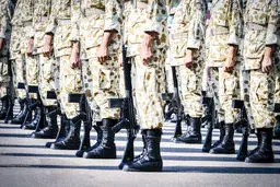 معضل به تعویق انداختن سربازی دانشجویان

