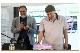 تولد کیانوش عیاری در نمایشگاه کتاب+ عکس