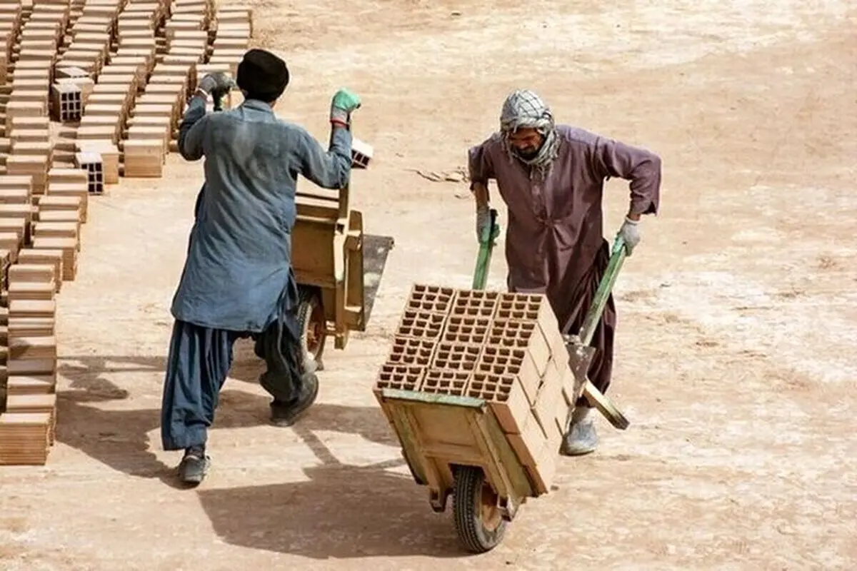 پس از ۴ سال بازنشستگان افغانستان حقوق می‌گیرند

