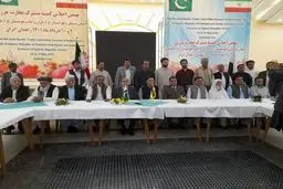 Iran, Pakistan ink MoU to further boost trade ties