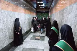 حجاب‌بان‌ها ذیل نظارت «مجموعه فرهنگی مترو» فعالیت می‌کنند