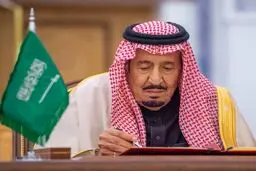 پادشاه عربستان به بیمارستان منتقل شد
