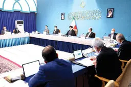 دولت به حیاط آمد