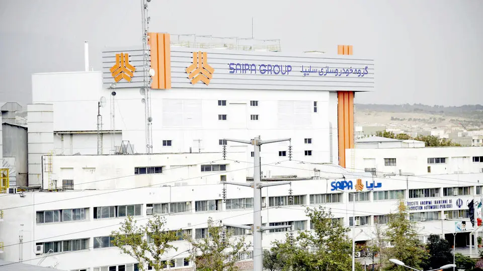 نیمهجان، اما خواستنی