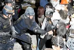 ترامپ دانشگاههای کالیفرنیا را یک میلیارد دلار جریمه کرد 