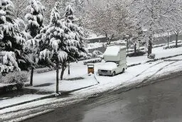 یبخندان در راه تهران 
