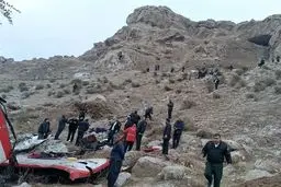 جزئیات جدید از حادثه واژگونی اتوبوس در محور پلدختر - اندیمشک/ ۷ سرباز جان باختند