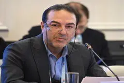 اجرای پزشکی خانواده برای ۳۰ میلیون ایرانی طی امسال/انتقاد مکرر از ایمنی پایین خودروها
