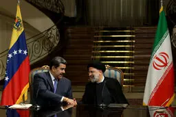 Iran, Venezuela sign comprehensive 20-year coop. document