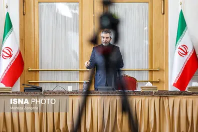 نشست سرپرست وزارت امور خارجه با خبرنگاران