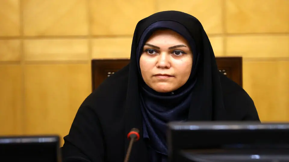 نطق طوفانی خانم نماینده در حمایت از مردم: بعد از ۴۷ سال کی نوبت به مردم می‌رسد؟ + ویدئو