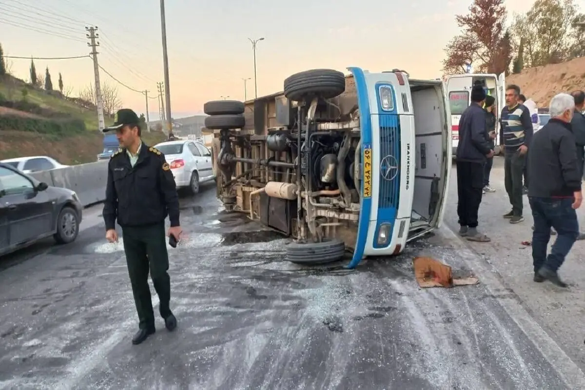 حادثه رانندگی در پارس‌آباد ۲۶ مصدوم و یک فوتی برجا گذاشت
