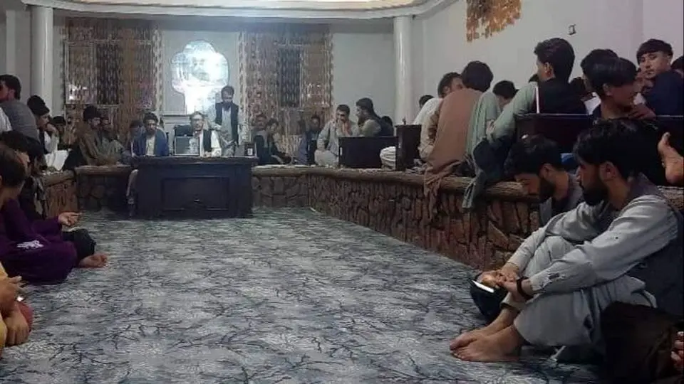 محفل "شب شعر سایه" به مناسبت درگذشت هوشنگ ابتهاج در بادغیس افغانستان