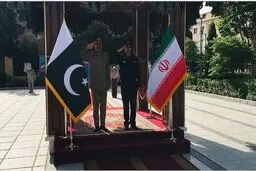 Iran, Pakistan emphasize strengthening military coop.