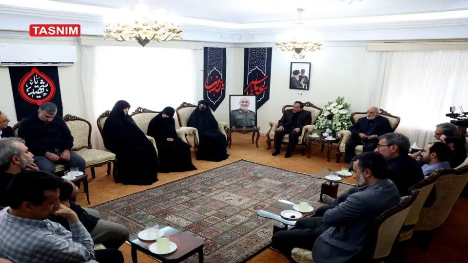 دیدار مدیران رسانه ای با خانواده شهید سلامی+عکس