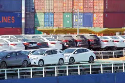 تحویل خودروهای وارداتی به متقاضیان تا پایان آذرماه
