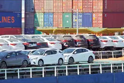 تحویل خودروهای وارداتی به متقاضیان تا پایان آذرماه