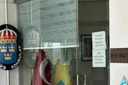 حمله مسلحانه به کنسولگری سوئد در ازمیر ترکیه یک زخمی بر جای گذاشت

