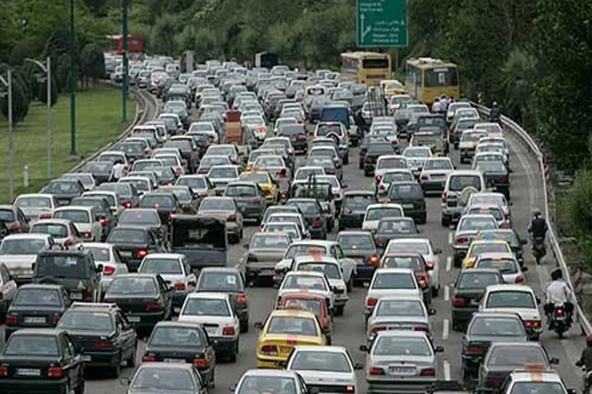 تردد پرحجم خودروها در جاده‌های شمال
