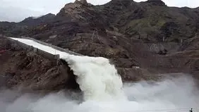 سد تنگه حمام قصرشیرین سرریز کرد 