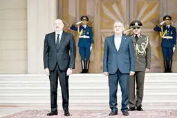 مرز باریک  همسایگی و همدستی