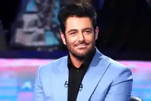 پدر محمدرضا گلزار: امیدواریم تا اول مهر مدرسه میناب افتتاح شود