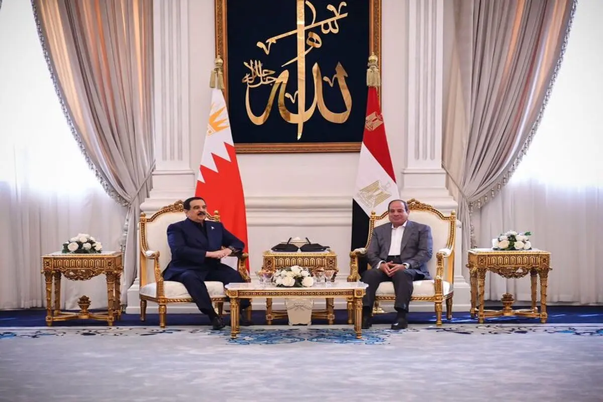 دیدار السیسی و پادشاه بحرین در مصر؛ تأکید بر لزوم تشدید تلاش‌ها برای تقویت صلح، ثبات و امنیت در منطقه