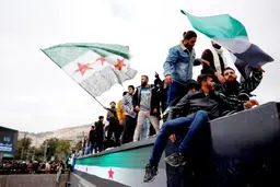 از زخم‌های کهنه هنوز خون می‌چکد